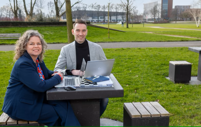 Peter Vording van Univé, met collega Annemieke van der Zalm, als merkstrateeg intensief bij de campagne betrokken (Foto: Jan Peter Fiering)